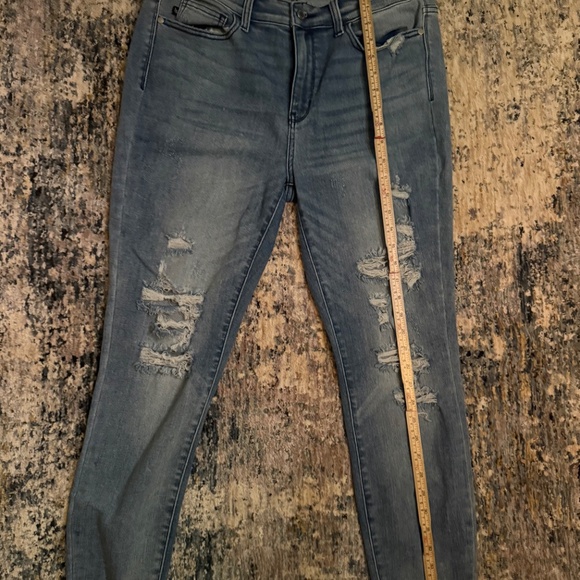 LIKE NEW: JUDY BLUE SKINNY FIT DISTRESSED DENIM 15/32 - Picture 7 of 11